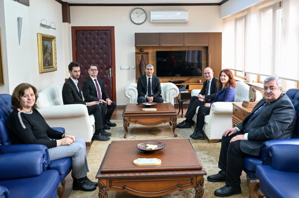 Meeting between the Governor of Uşak and representatives of the Turkish Ministry, during the institutional visit