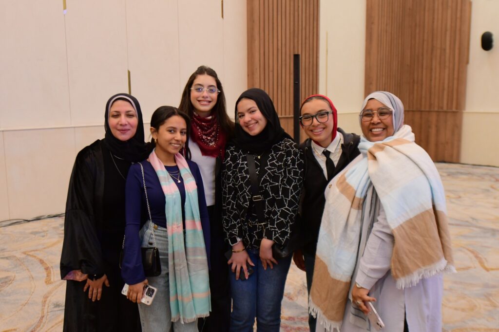 Women participating in the EU-supported “Ward El Kheir” initiative in Egypt, which empowers participants to transform water hyacinths into eco-friendly products and develop sustainable livelihoods.